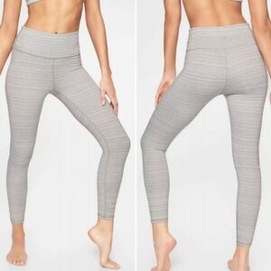 Athleta gray Jacquard Chaturanga leggings sz Small C